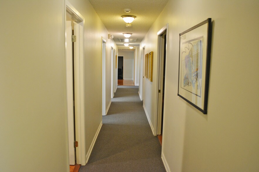 More Photos Of 3213 Executive Park Cir, Mobile Office For Sale