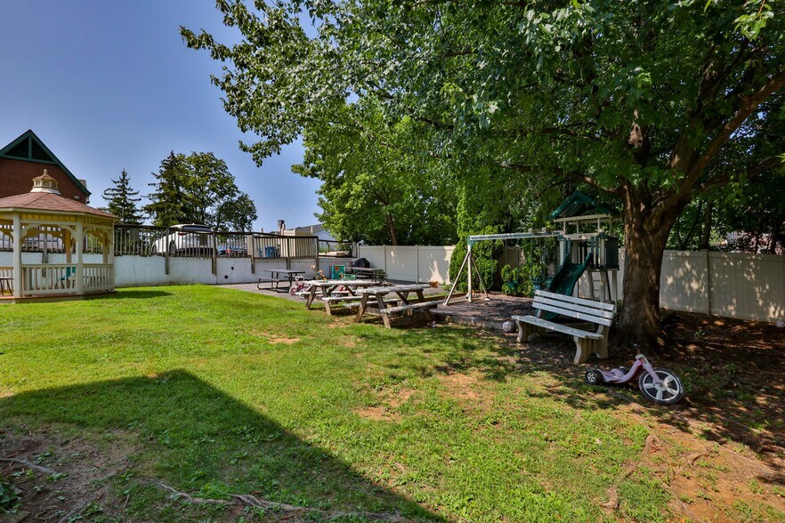 More Photos Of 541 Seneca St, Fountain Hill Healthcare For Sale