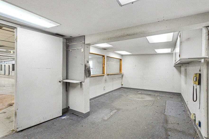 More Photos Of 1601 E Sample Rd, Pompano Beach Freestanding For Sale