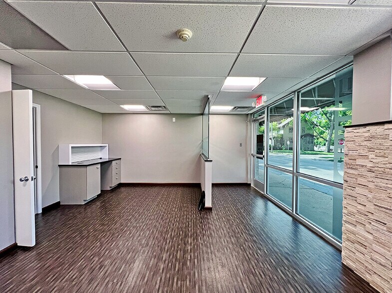 More Photos Of 1117 Washington St, Highland Medical For Sale