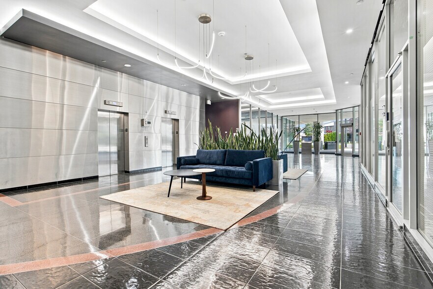 More Photos Of 100 York Blvd, Richmond Hill Medical For Lease