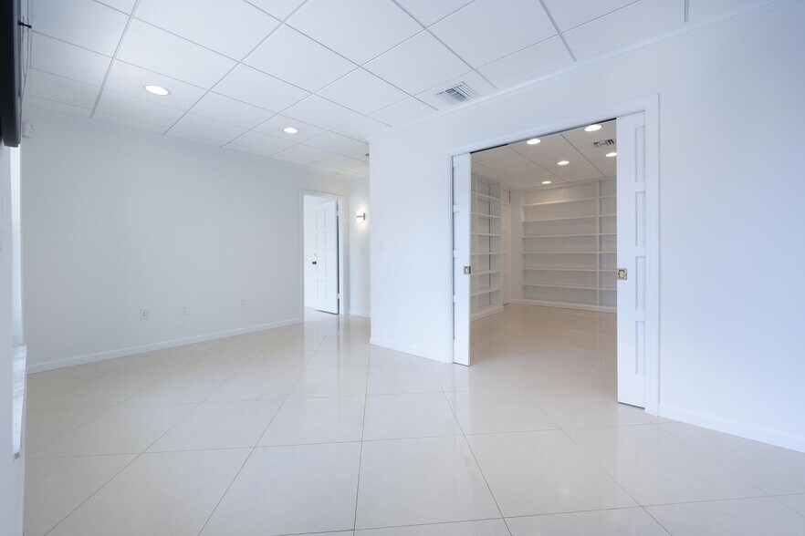 More Photos Of 721 Us Highway 1, North Palm Beach Office For Sale