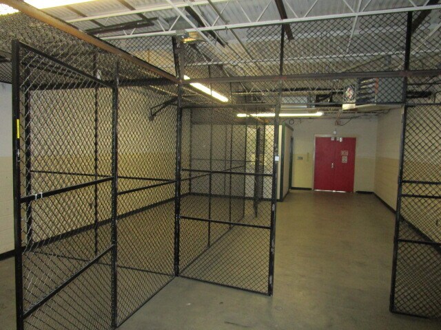 More Photos Of 150 Universal Dr, Centerville Specialty For Sale