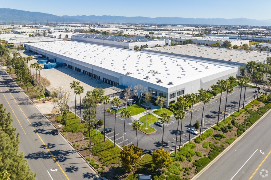 More Photos Of 1777 S Vintage Ave, Ontario Distribution For Lease