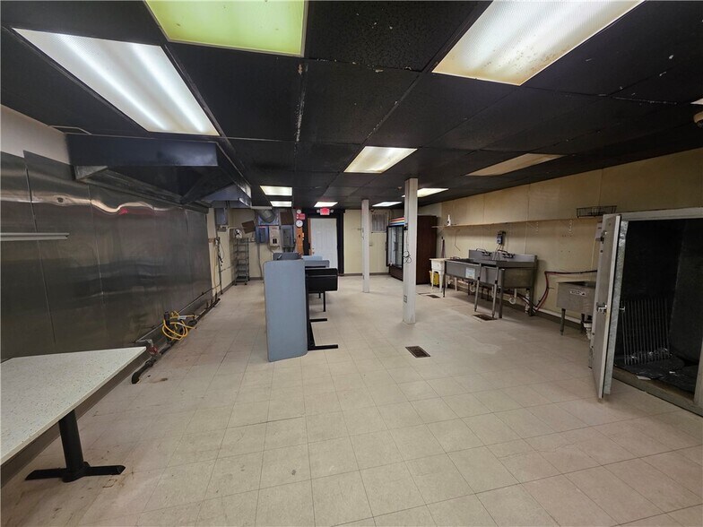 More Photos Of 3787 S Main St, Marion Restaurant For Lease