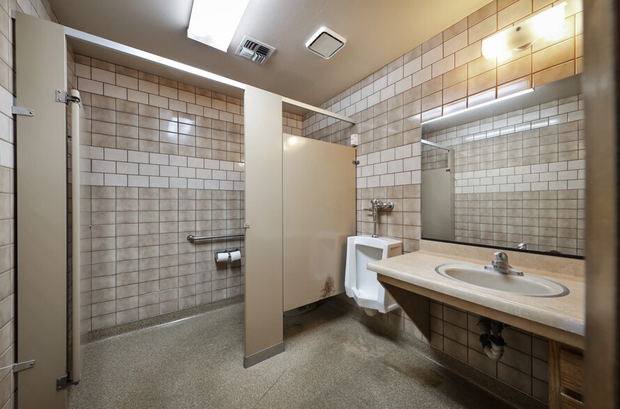 More Photos Of 931 26th St, Bakersfield Movie Radio TVStudio For Sale