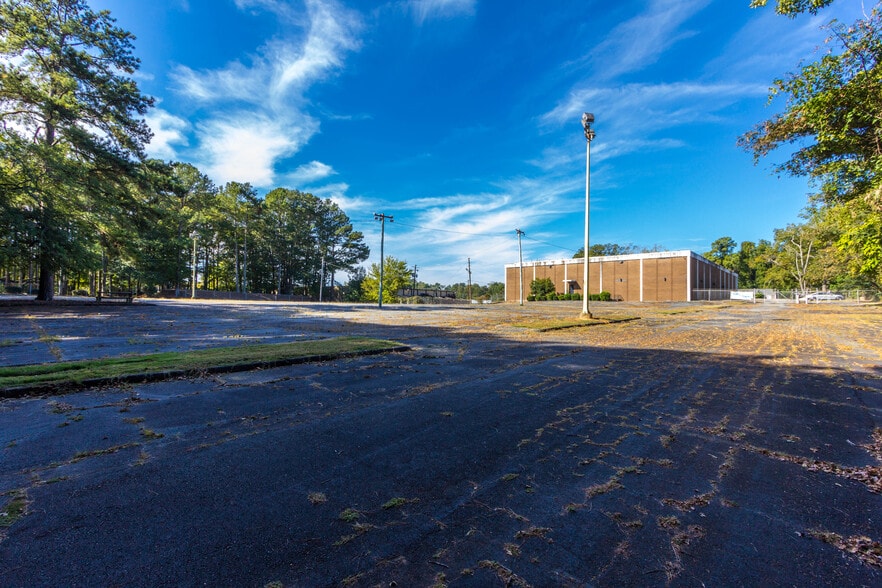 More Photos Of 2288 Fairburn Rd, Atlanta Religious Facility For Sale