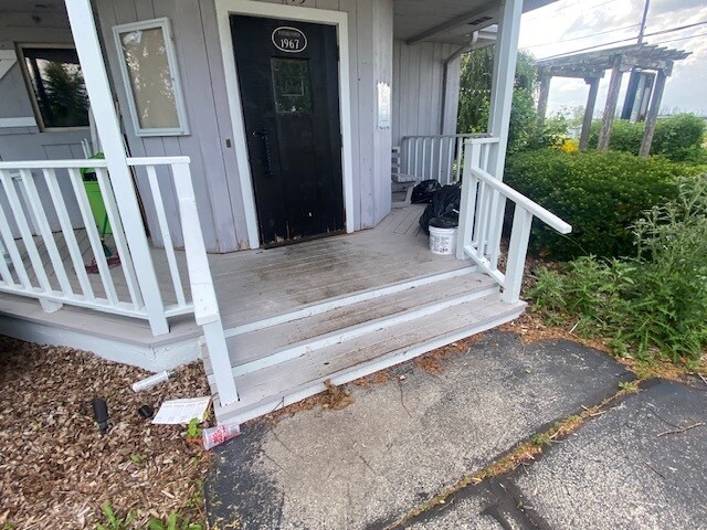 More Photos Of 21445 Gumina Rd, Brookfield Restaurant For Sale