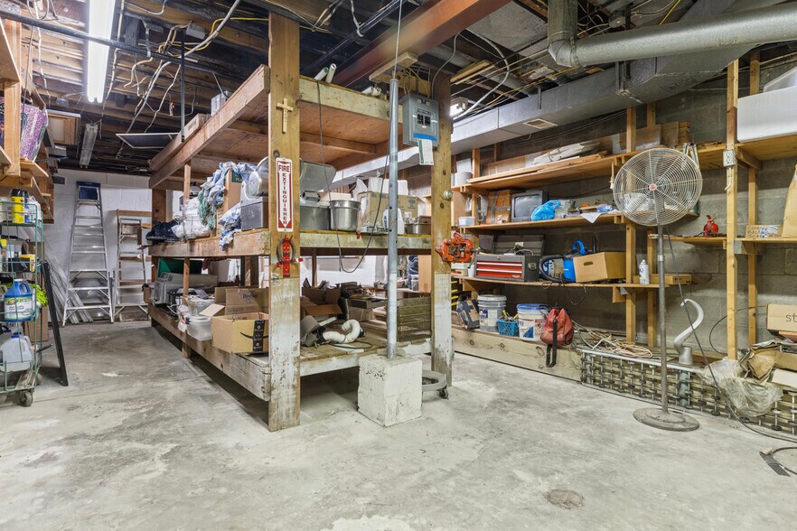 More Photos Of 114 E Lincoln Ave, Mc Donald Storefront For Lease