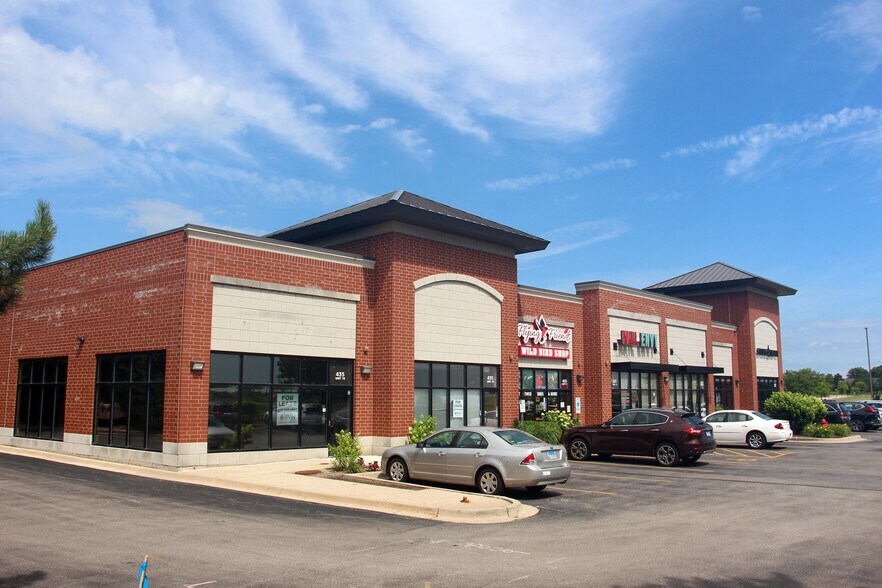 More Photos Of 435 Angela Ln, Crystal Lake Unknown For Lease