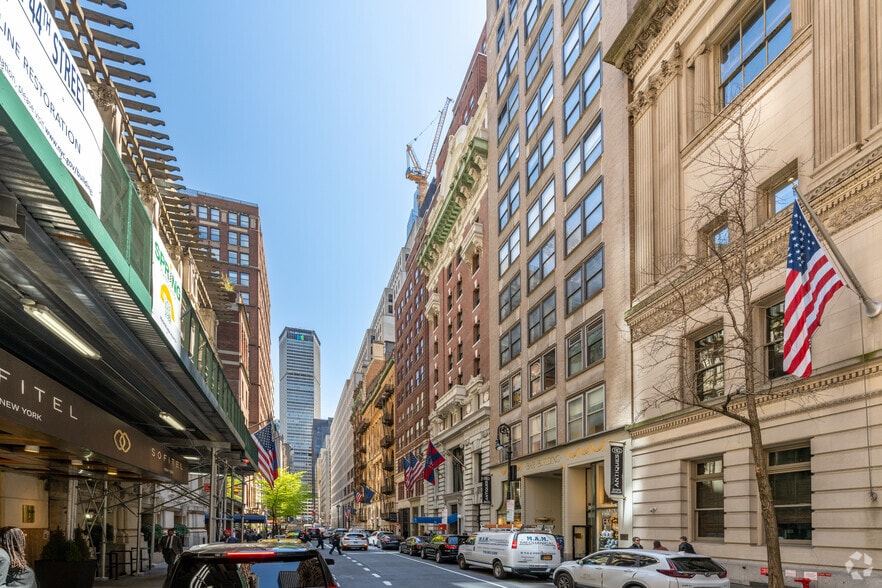 More Photos Of 23 W 43rd St, New York Office For Lease
