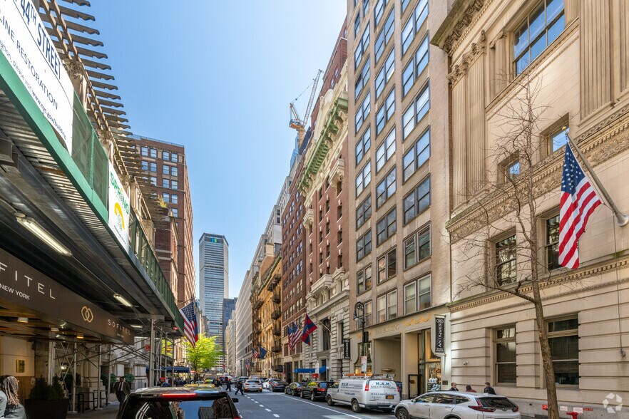 More Photos Of 28 W 44th St, New York Office For Lease