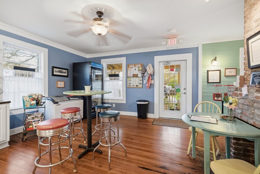 More Photos Of 1107 McKelvey Rd, Pelzer Restaurant For Sale
