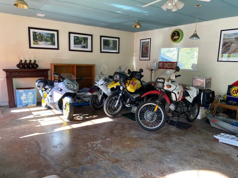 More Photos Of 4875 Black Oak Mine Rd, Garden Valley Auto Dealership For Sale