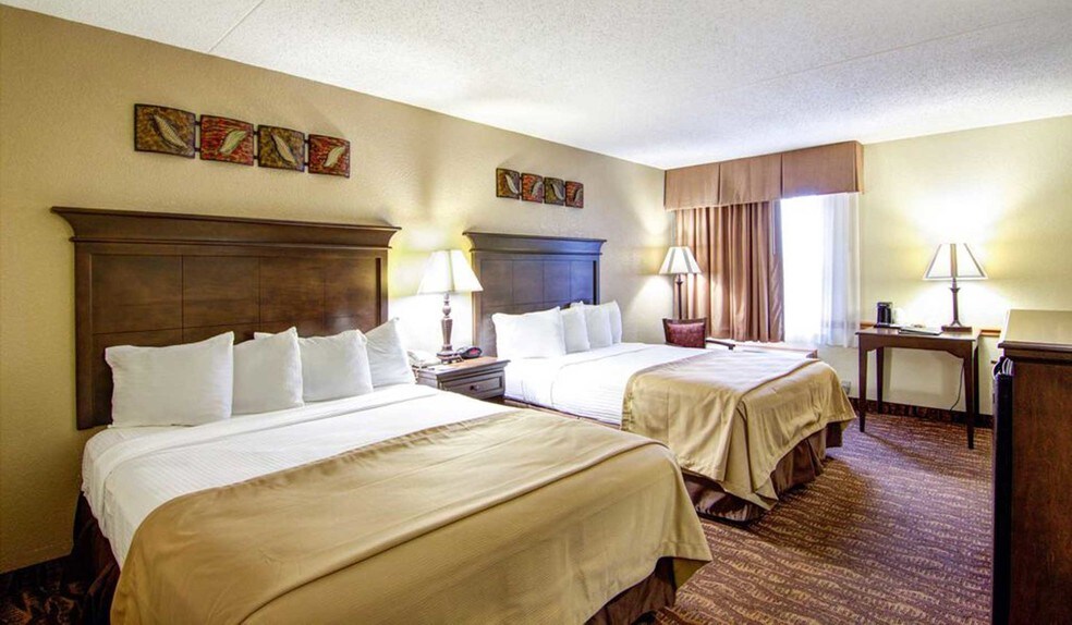 More Photos Of 3215 W 76 Country Blvd, Branson Hotel For Sale