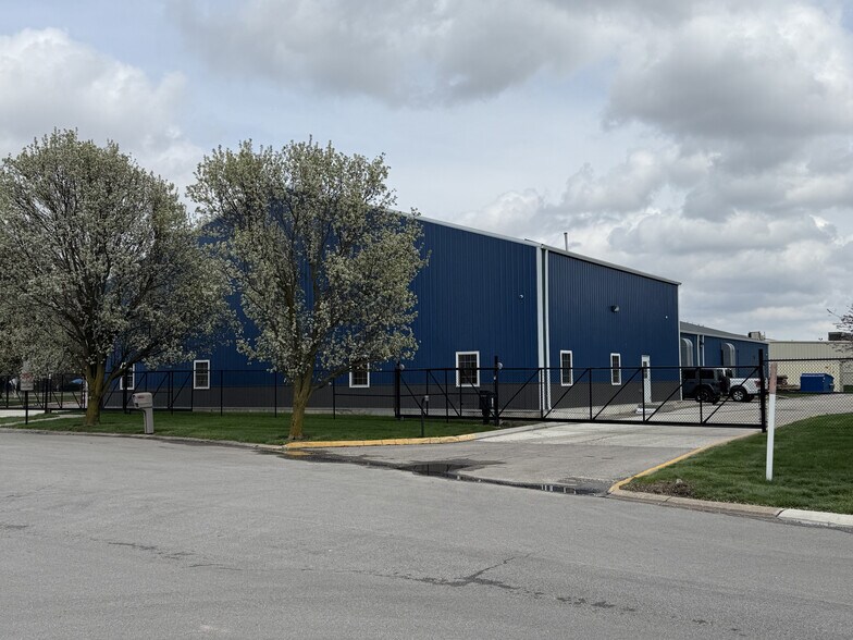 More Photos Of 3893 W State Road 47, Sheridan Freestanding For Sale