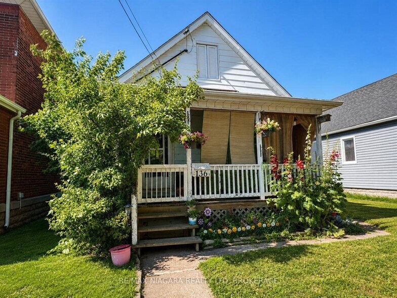 Primary Photo Of 136 Regent St, Welland Apartments For Sale