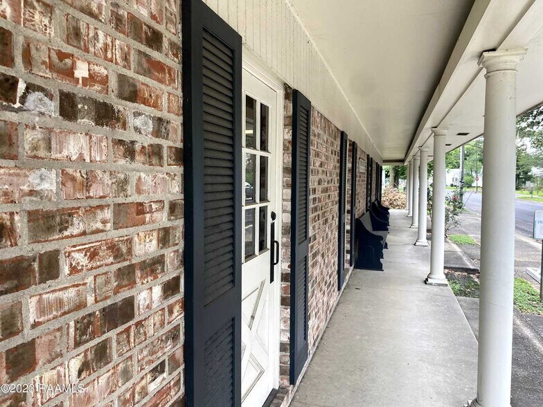 More Photos Of 441 Charles St, New Iberia Office For Sale