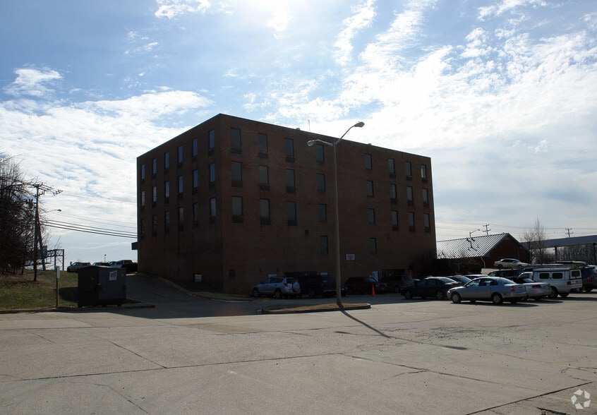 More Photos Of 7830 Backlick Rd, Springfield Office For Lease