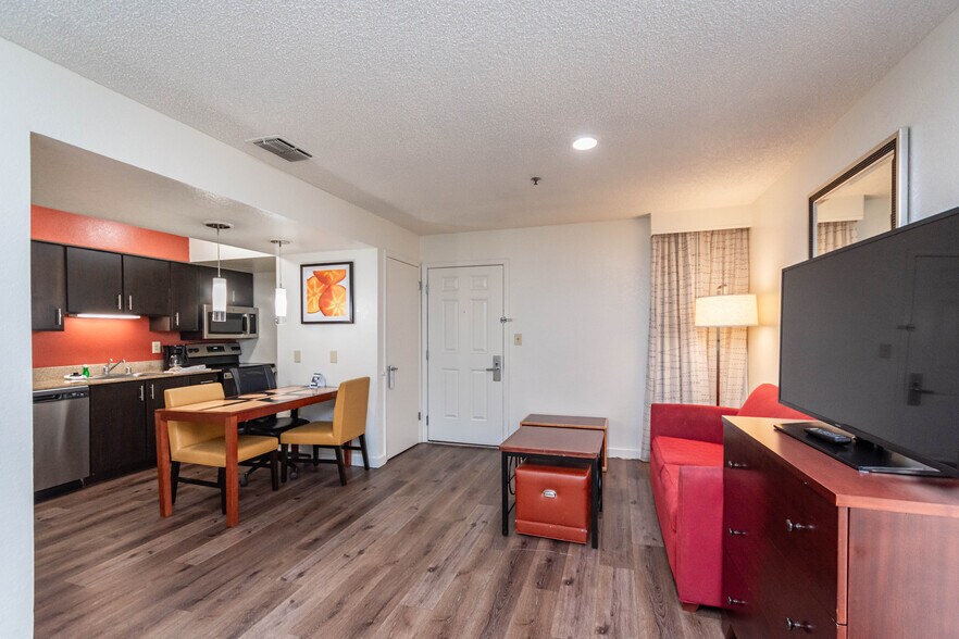 More Photos Of 1530 Howe Ave, Sacramento Hotel For Sale