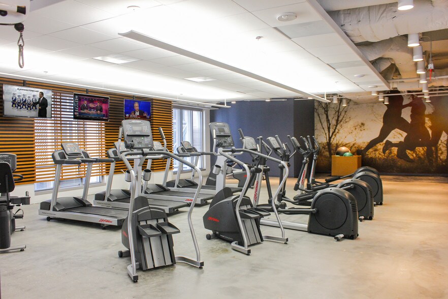 More Photos Of 1180 W Peachtree St NW, Atlanta Office For Lease