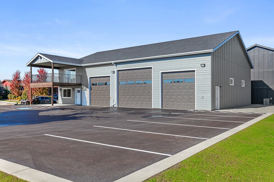 More Photos Of 9990 N Lyle Loop, Hayden Warehouse For Sale