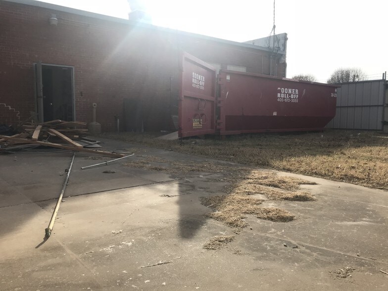 More Photos Of 1845 Linwood Blvd, Oklahoma City Storefront For Sale
