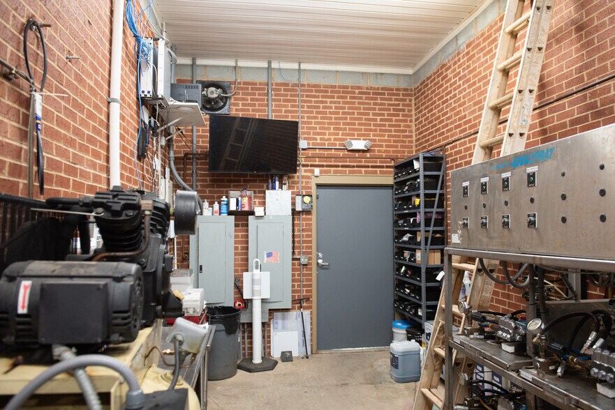 More Photos Of 3425 N Main St, High Point Carwash For Sale