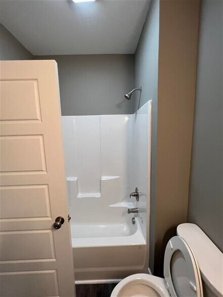 More Photos Of 1327 Park St, Bowling Green Apartments For Sale