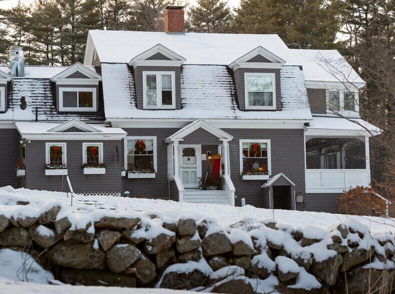 More Photos Of 136 Stewart Rd, Eaton Center Hotel For Sale