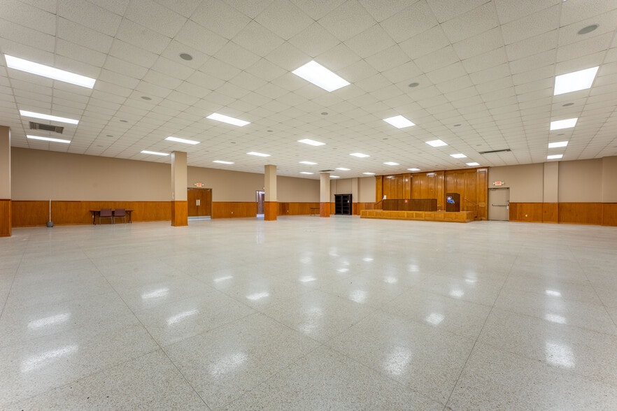 More Photos Of 7370 Chef Menteur Hwy, New Orleans Lodge Meeting Hall For Sale