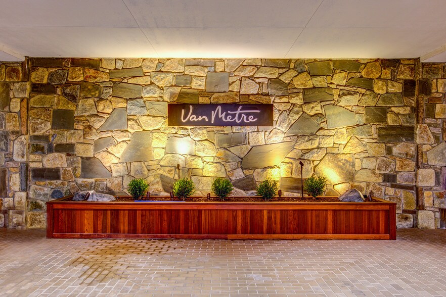 More Photos Of 9900 Main St, Fairfax Office For Lease