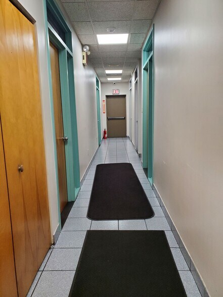 More Photos Of 19 Jackson Ave, Collingdale Manufacturing For Lease