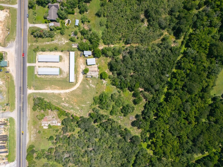 More Photos Of 1940 Magnolia Ave, Luling Self Storage For Sale