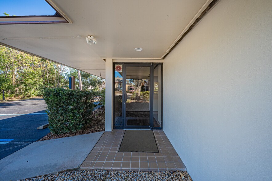 More Photos Of 801 N Bay st, Eustis Medical For Sale