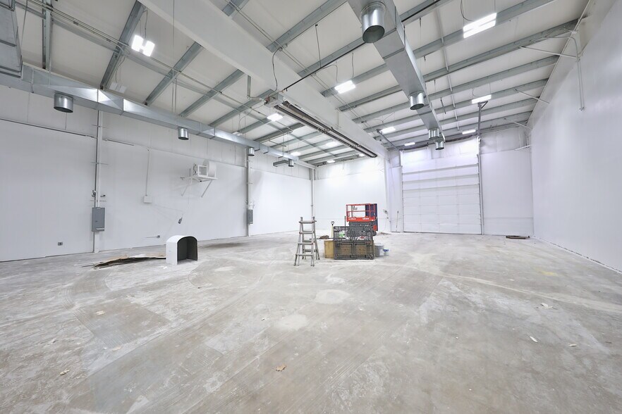 More Photos Of 12 Orben Dr, Landing Showroom For Lease