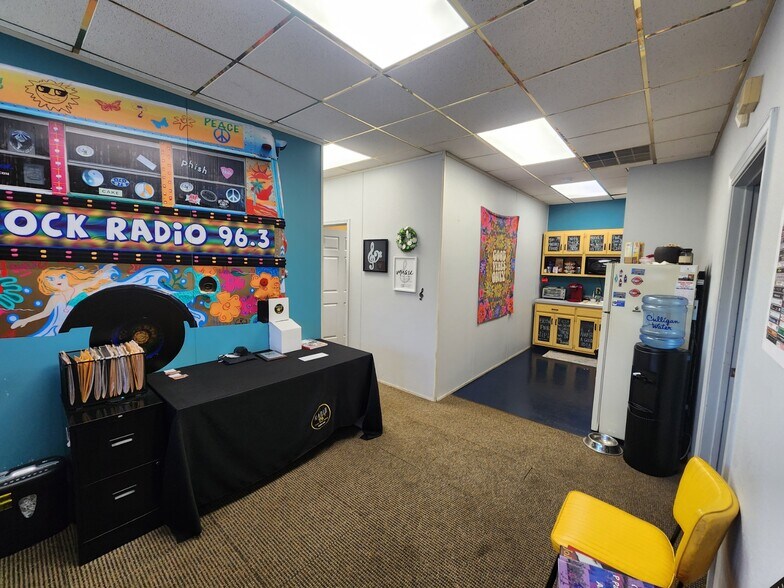 More Photos Of 1531 W Tipton St, Seymour Warehouse For Sale