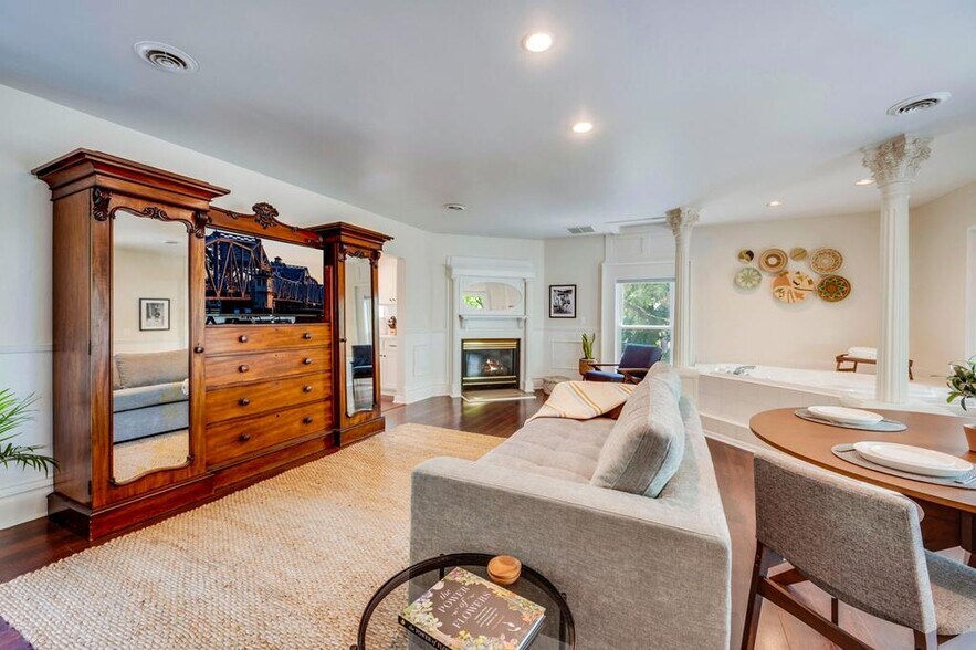 More Photos Of 219 Kentucky St, Sturgeon Bay Specialty For Sale