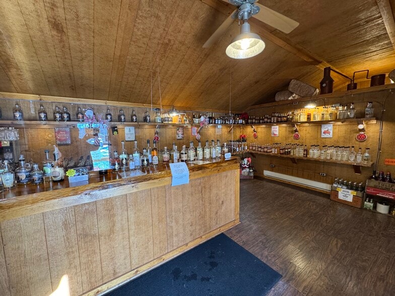 More Photos Of 346 Route 711, Jones Mills Convenience Store For Sale