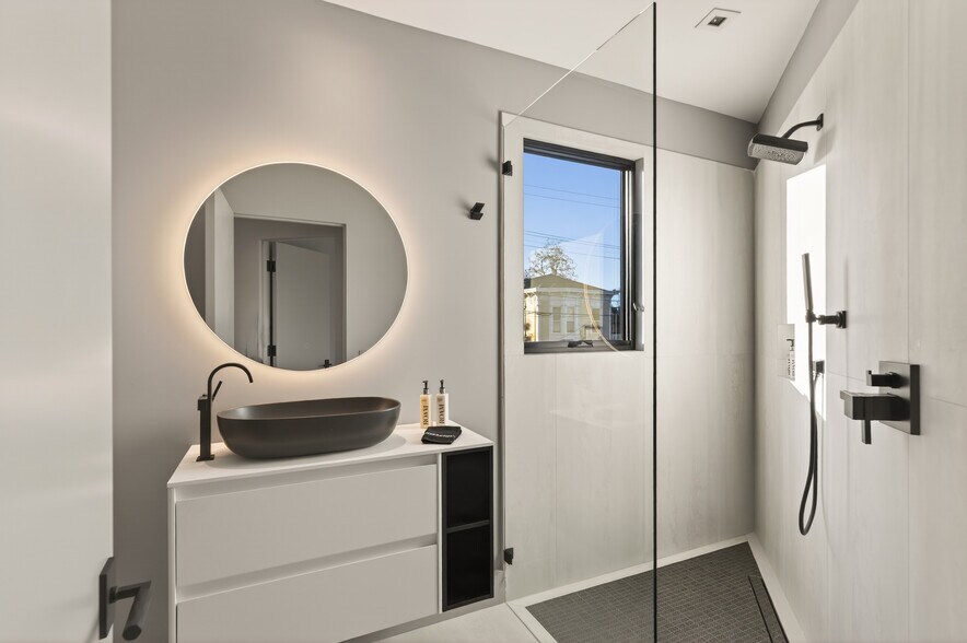 More Photos Of 585 Riverside Drive, Napa Multifamily For Sale