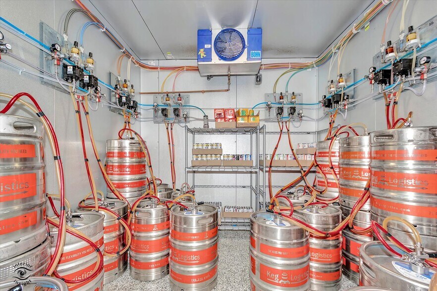 More Photos Of 140 Washington Sq, Washington General Retail For Sale