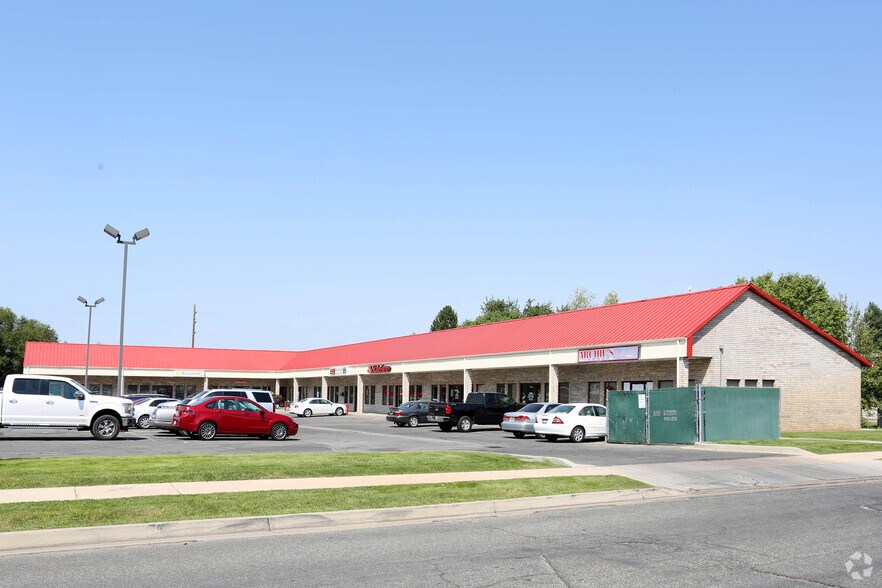 Primary Photo Of 928 W 1800 N, Clinton Storefront For Lease