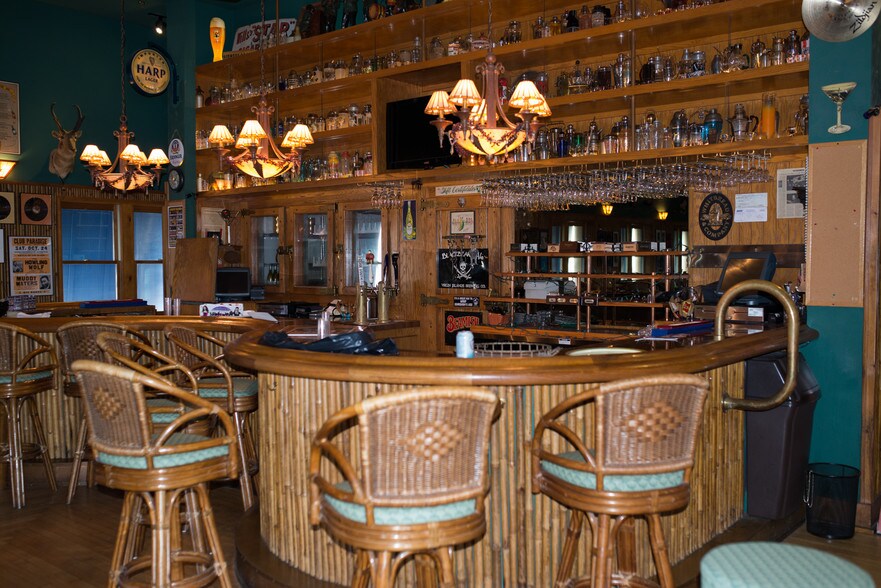 More Photos Of 17-25 S J St, Lake Worth Restaurant For Sale