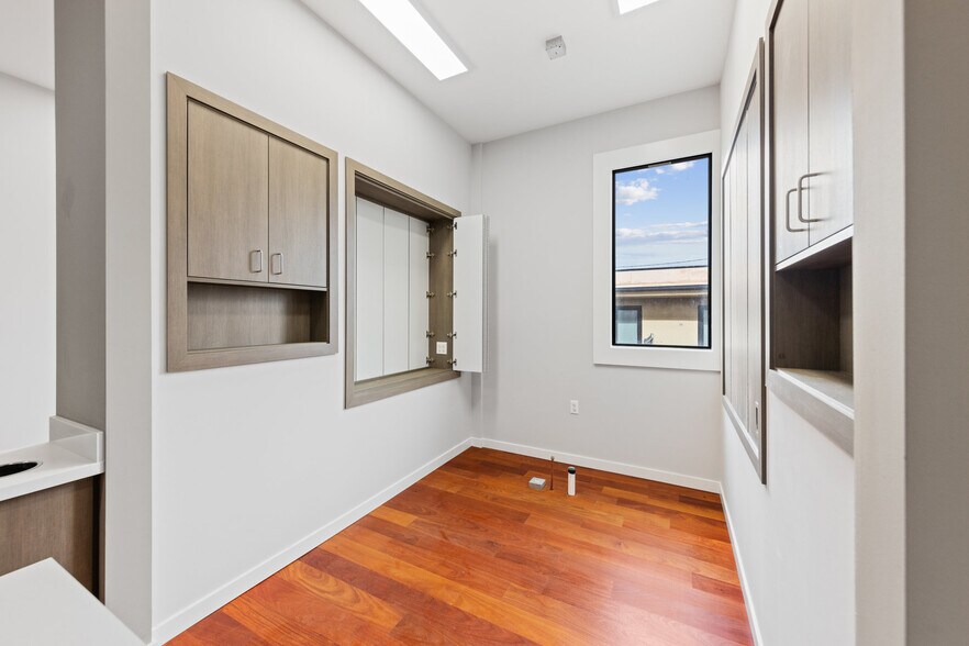 More Photos Of 420 Peninsula Ave, San Mateo Medical For Sale