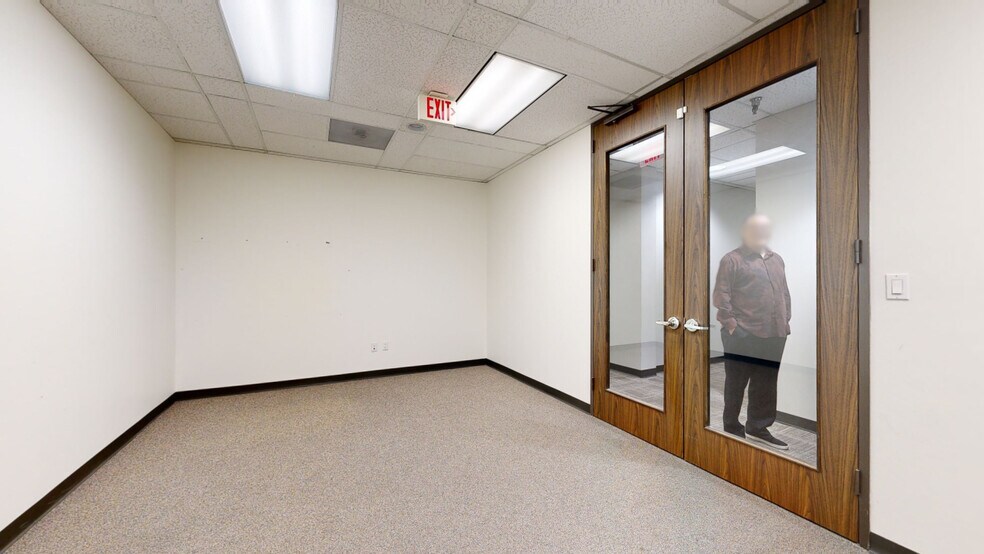 More Photos Of 800 Bering Dr, Houston Office For Lease