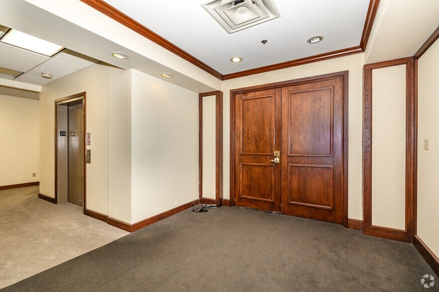 Photo of 20th Floor Ste 2050
