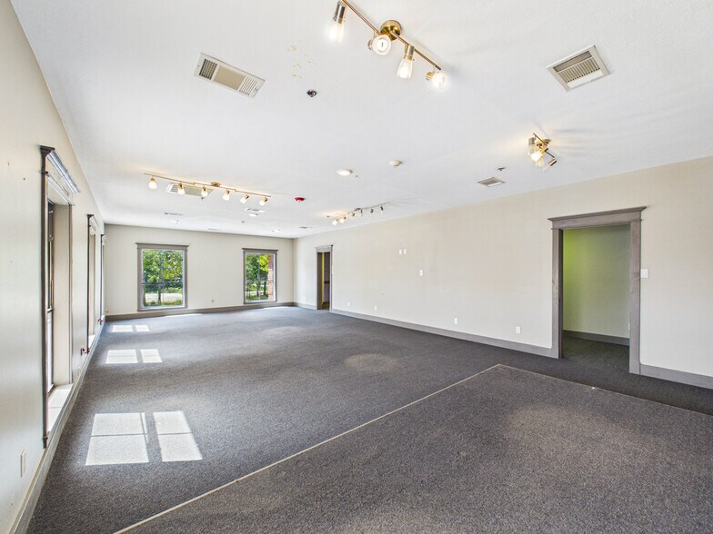 More Photos Of 25222 Glen Loch Dr, Spring Coworking Space