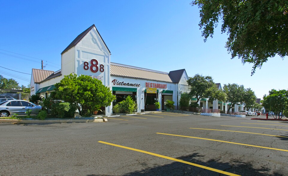 Primary Photo Of 2400 Oltorf St E, Austin Unknown For Lease