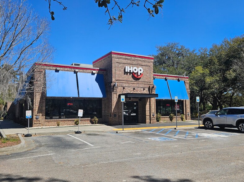 More Photos Of 771 Daniel Ellis Dr, Charleston Restaurant For Lease