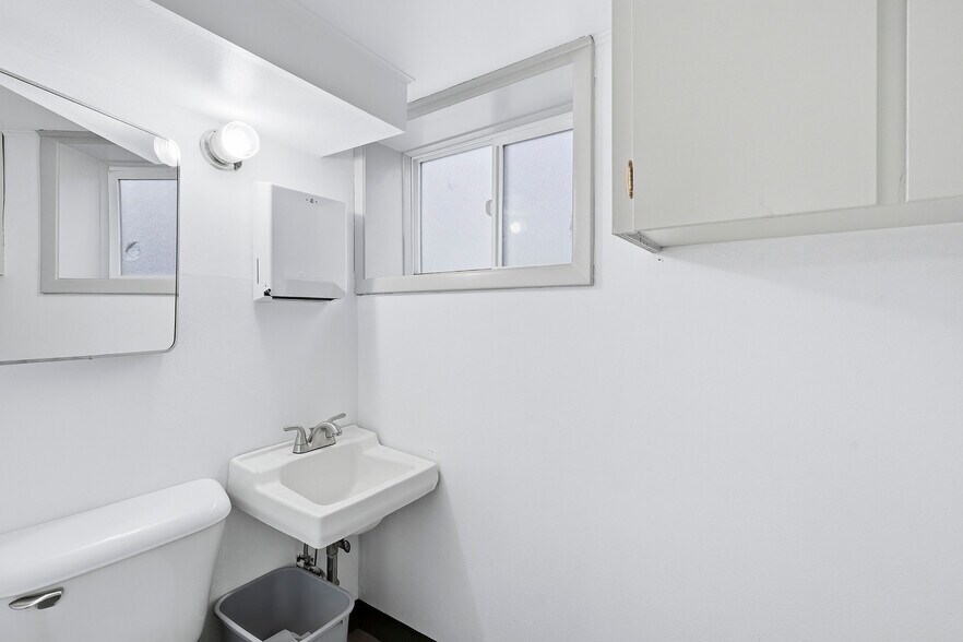 More Photos Of 12720 SW Pacific Hwy, Tigard General Retail For Sale